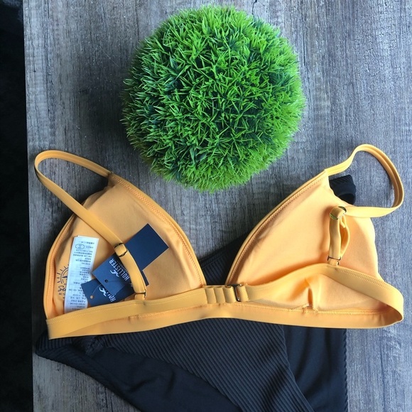 Hollister orange triangle bikini top SZ  XL NWT - Picture 6 of 6